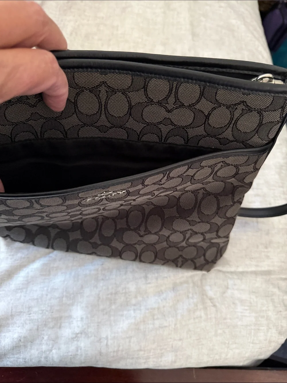 Coach classic messenger